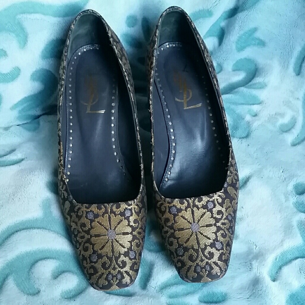 Yves Saint Laurent Gold and Navy Brocade Pumps - Picture 2 of 9